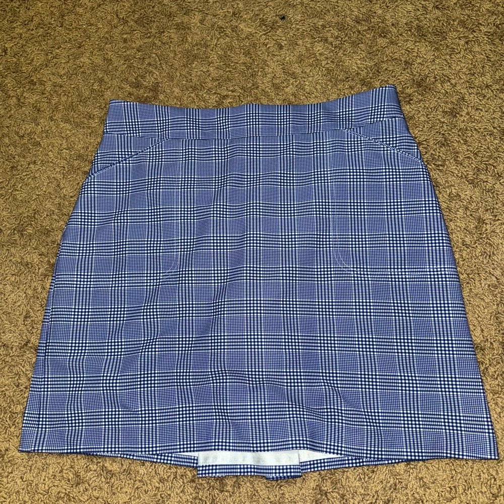 Brand new Peter Millar Skort (Size 8)